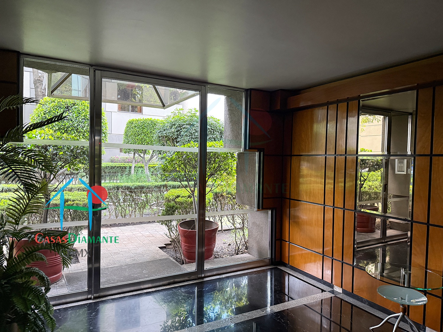 Edificio Jardines en la montaña - Acceso 3